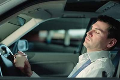 Эксперты объяснили сонливость водителей за рулем