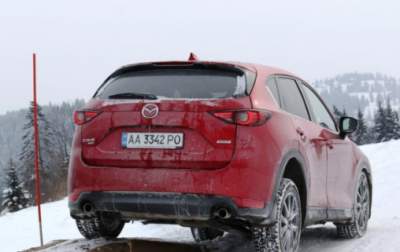 Новую Mazda CX-5 испытали в заснеженных Карпатах